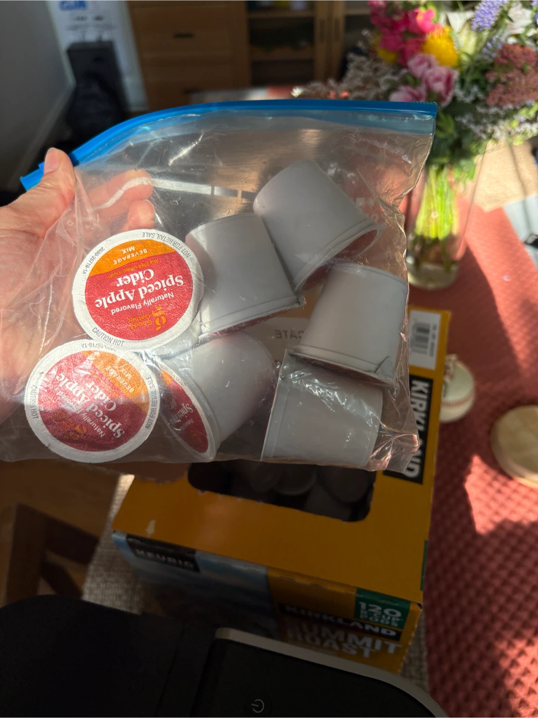 Keurig K-Cup Coffee Maker & Kirkland Summit Roast Coffee Pods - photo 4