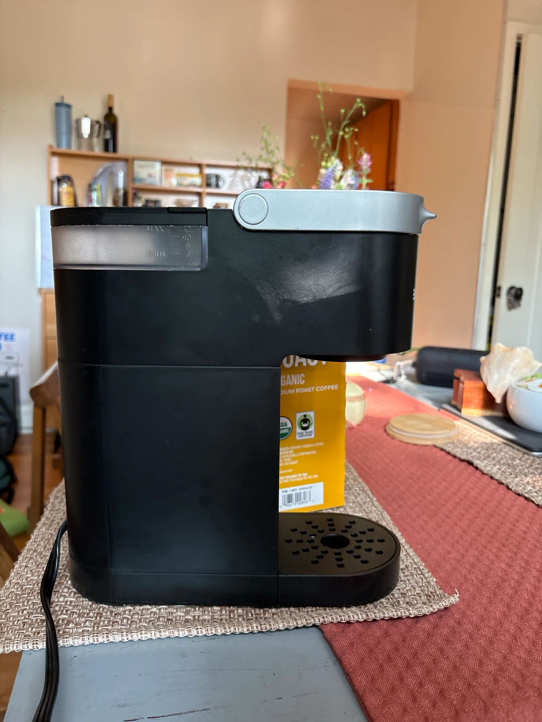 Keurig K-Cup Coffee Maker & Kirkland Summit Roast Coffee Pods - photo 5