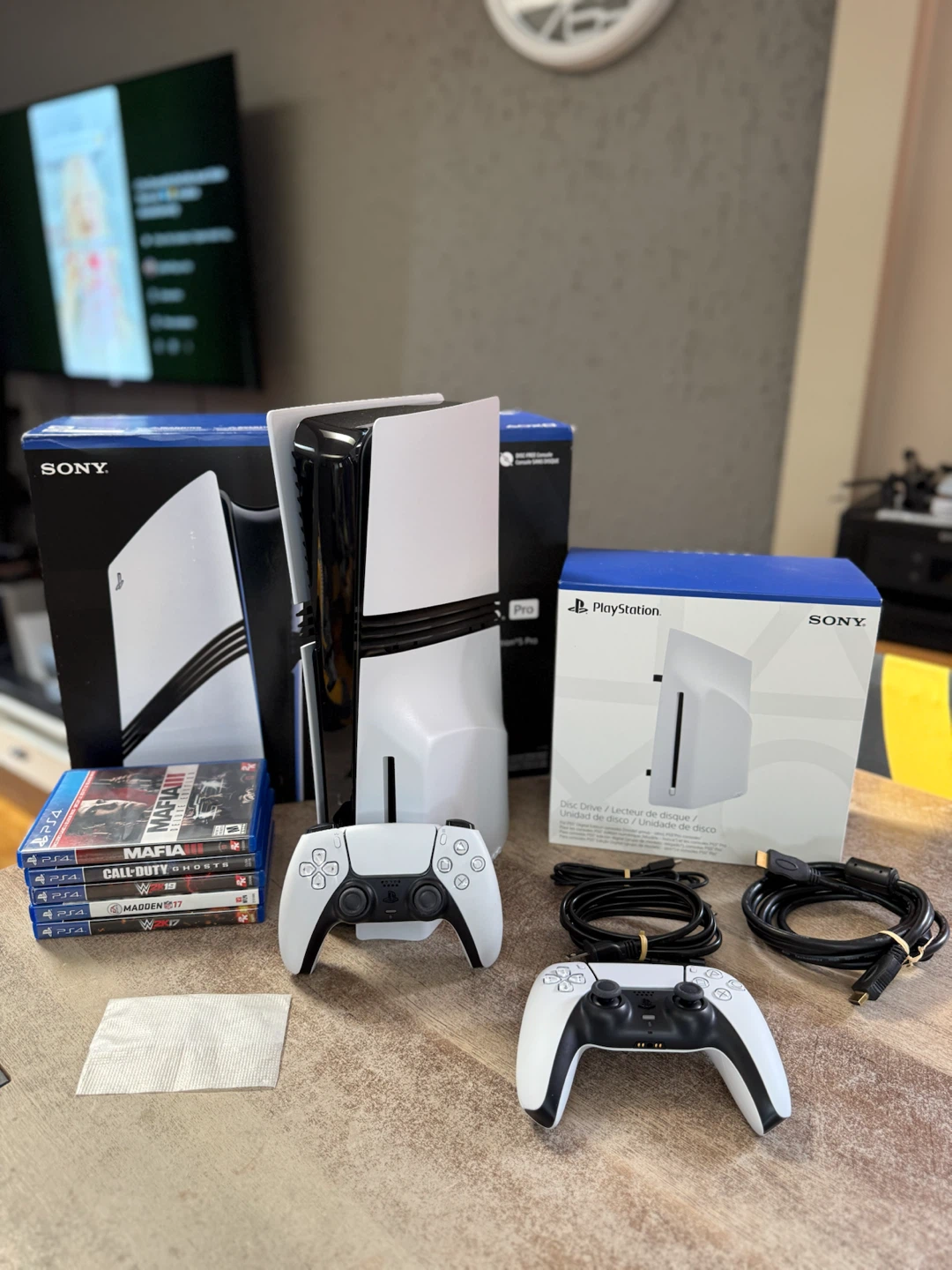 Bnew Ps5 Pro 2tb with Disc Drive