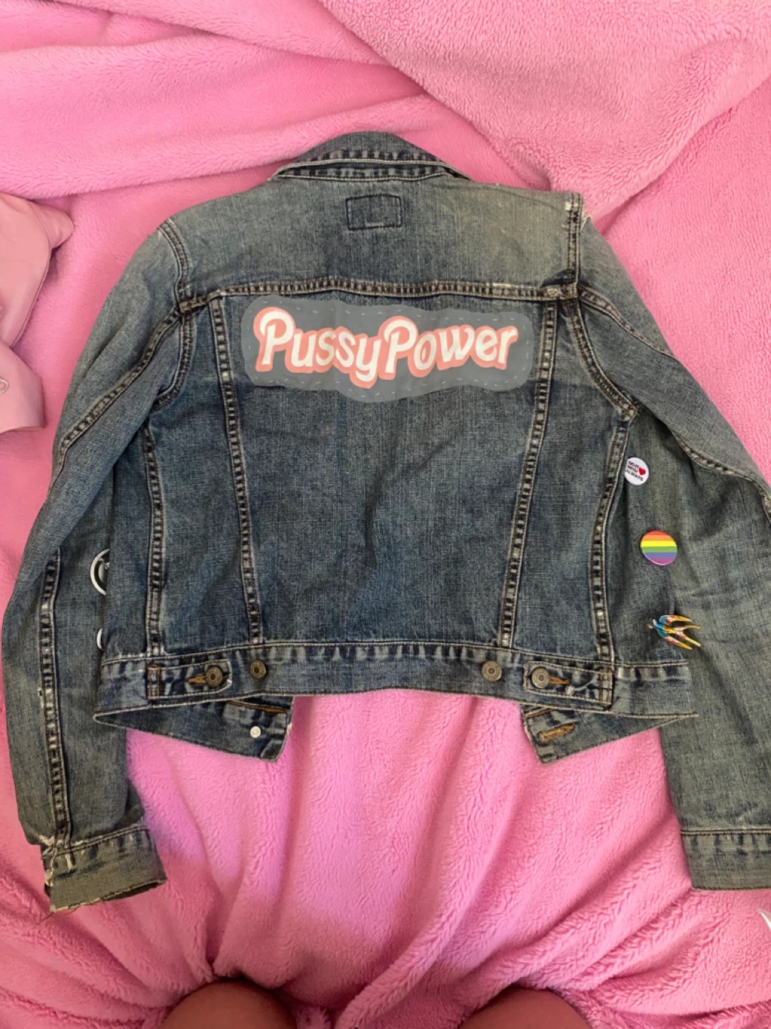 American Eagle Denim Jacket with enamel pins and patch - photo 2