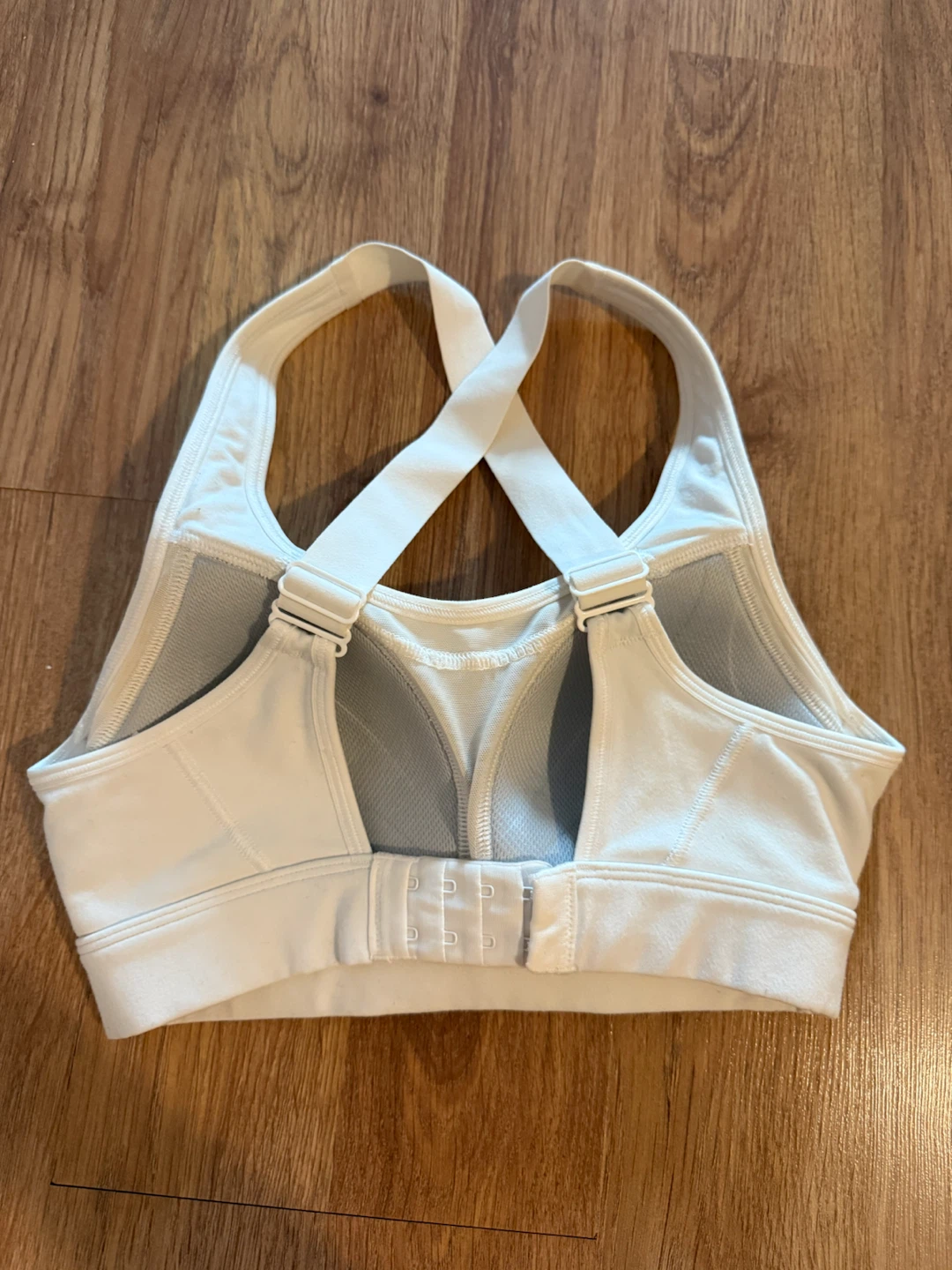 Under Armour White Sports Bra - photo 2