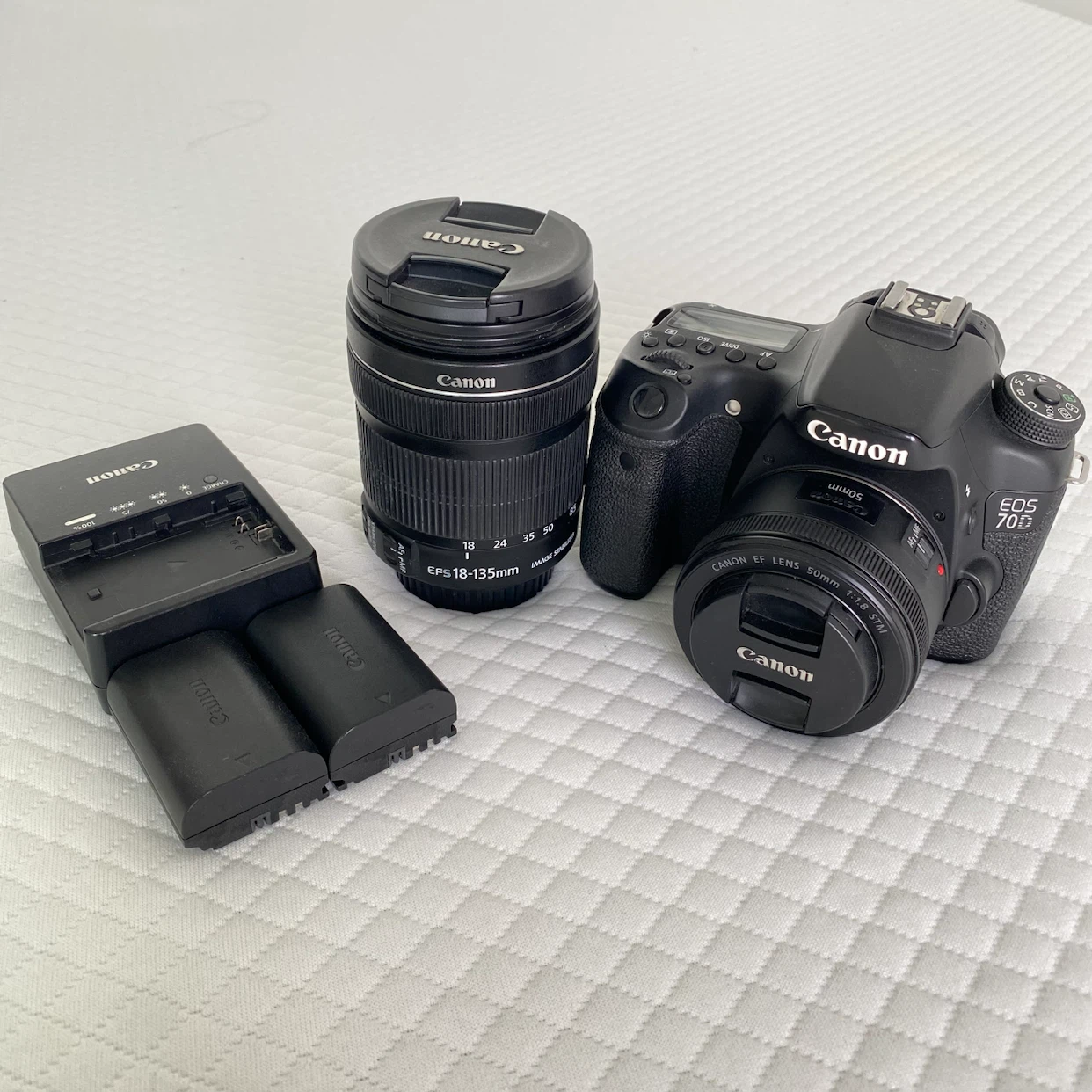 Canon 70D DSLR Camera + 50mm + 18-135mm Lens