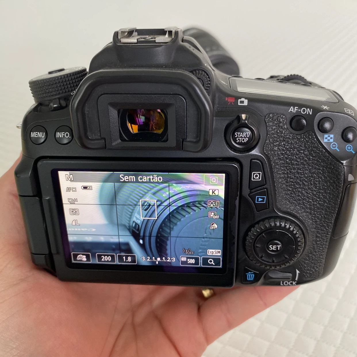 Canon 70D DSLR Camera + 50mm + 18-135mm Lens - photo 2