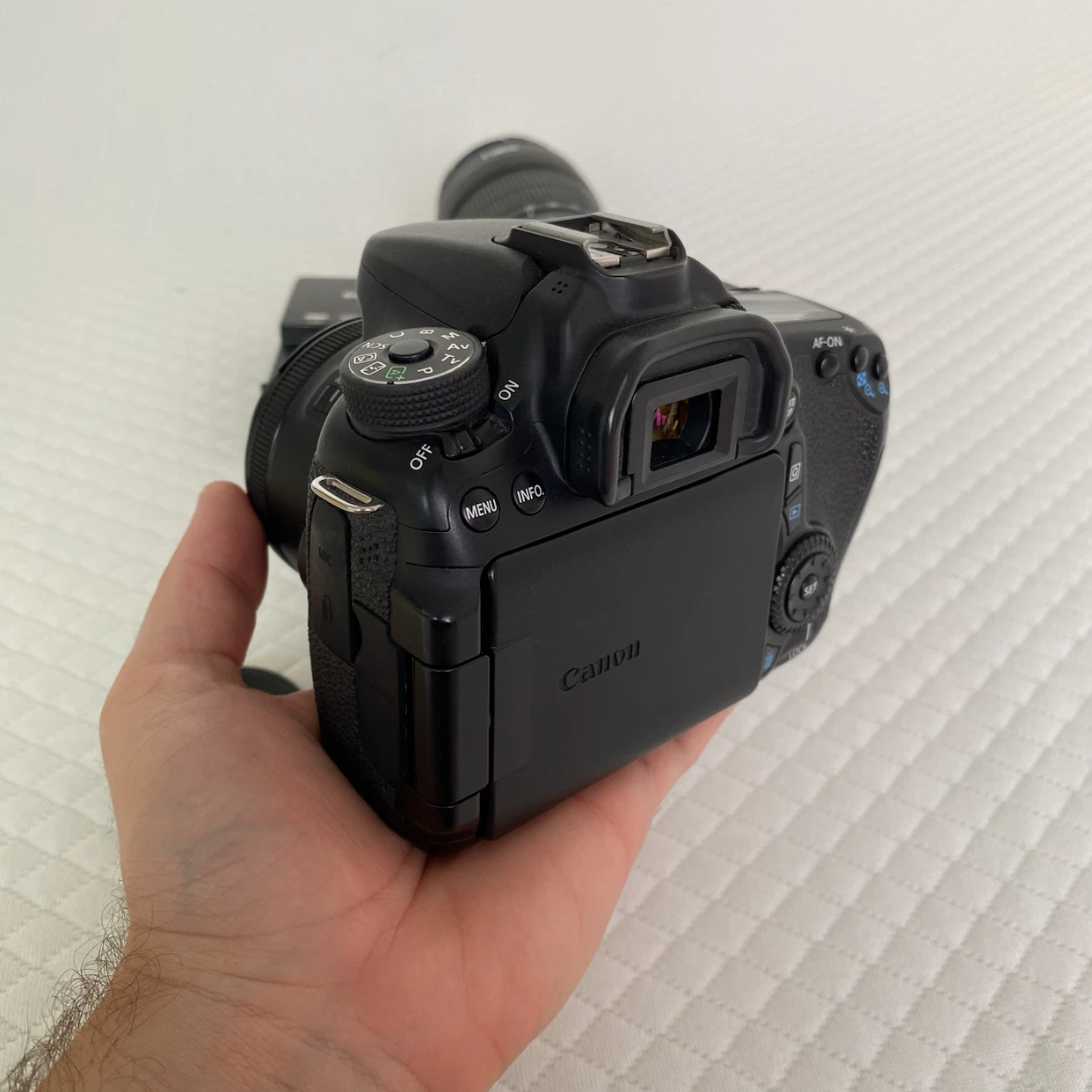 Canon 70D DSLR Camera + 50mm + 18-135mm Lens - photo 3
