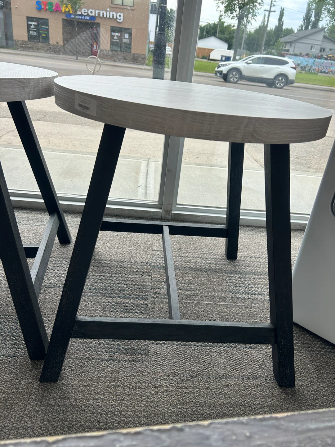 2 end tables - photo 4