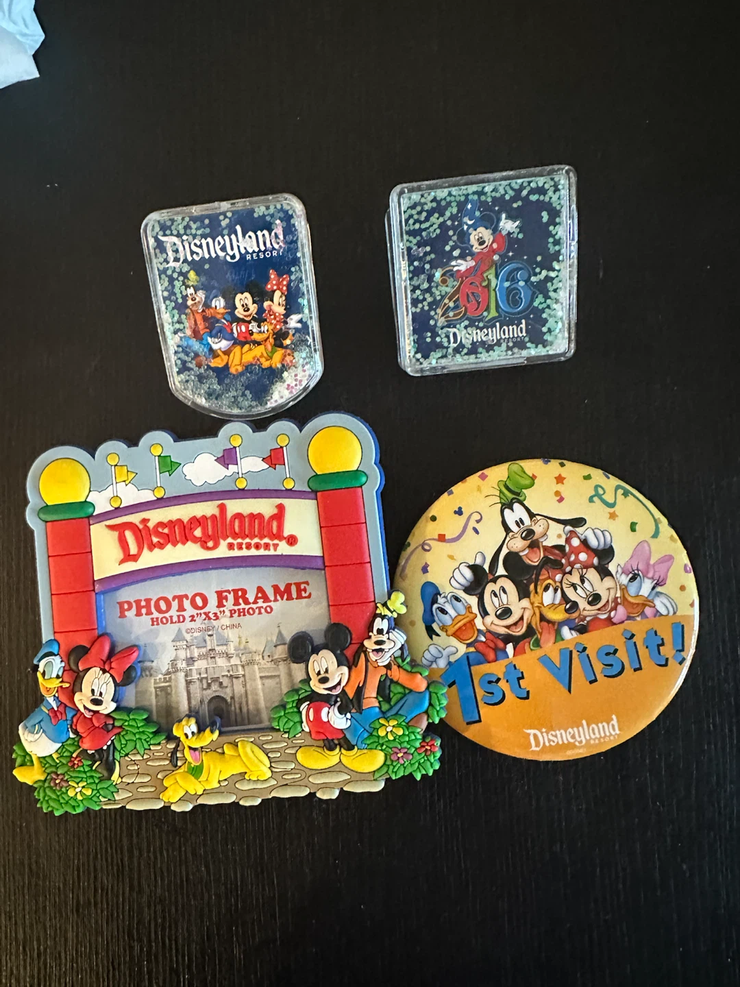 Disneyland Photo Frame and Disney Character Magnets Set - photo 3