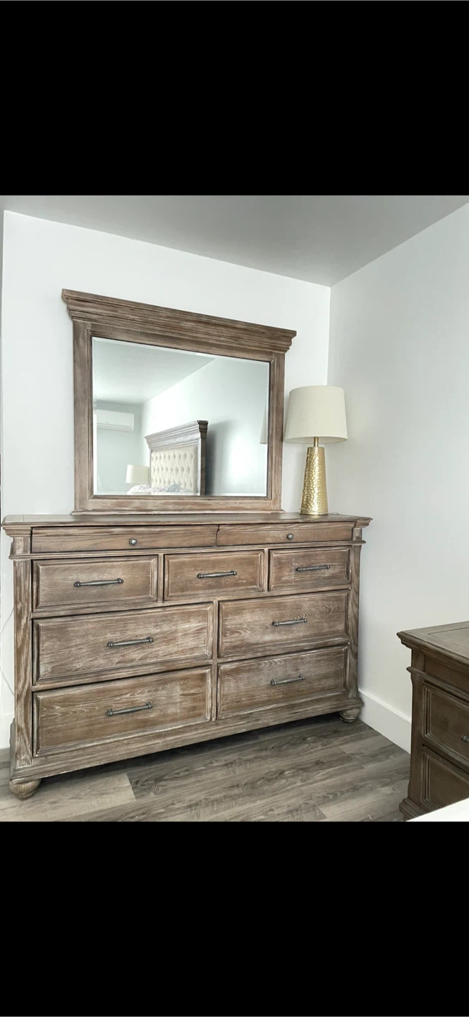 Ashley’s King Master bedroom - photo 3