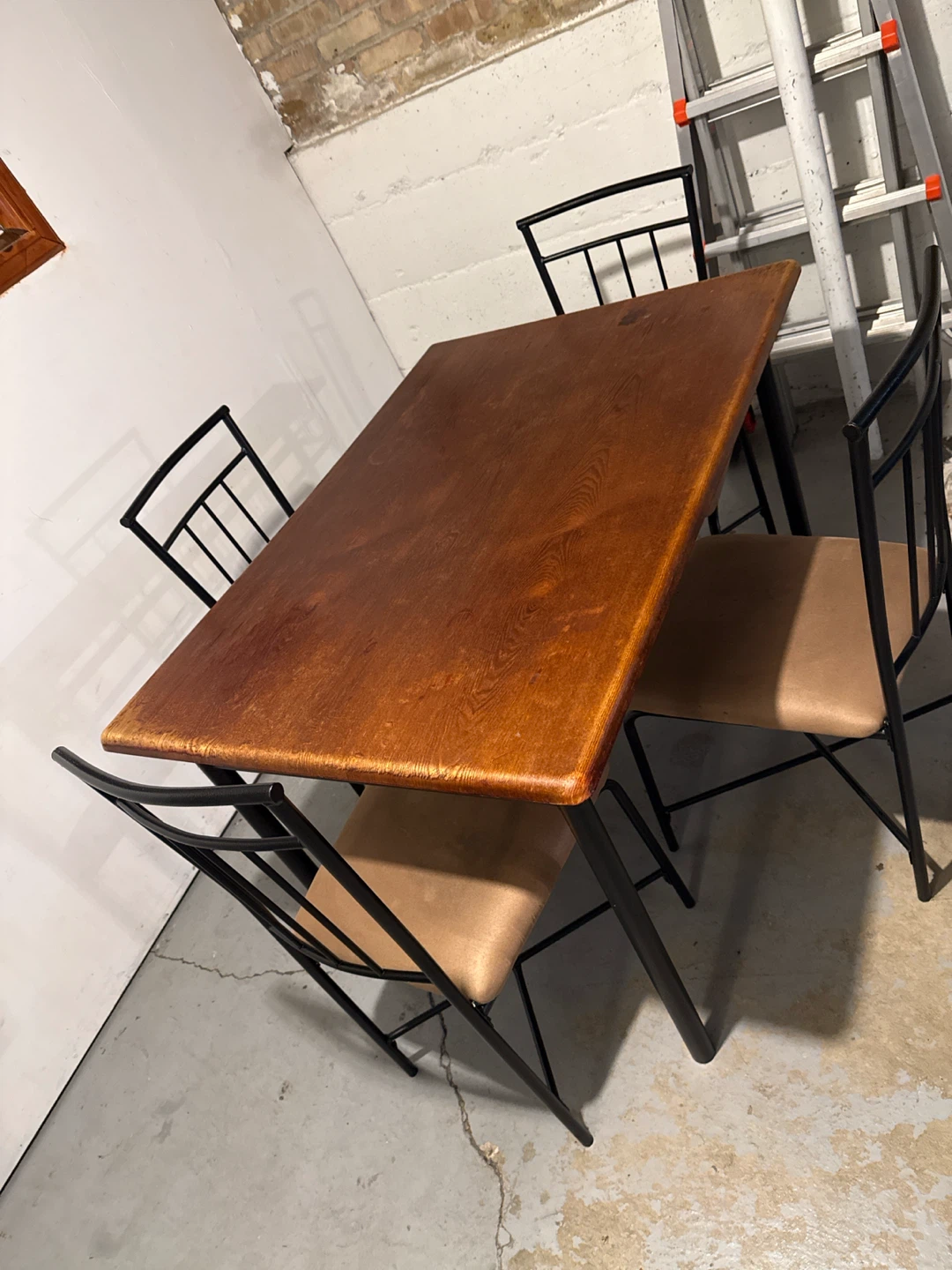 Wood Dining Table with 4 Metal Chairs - photo 3
