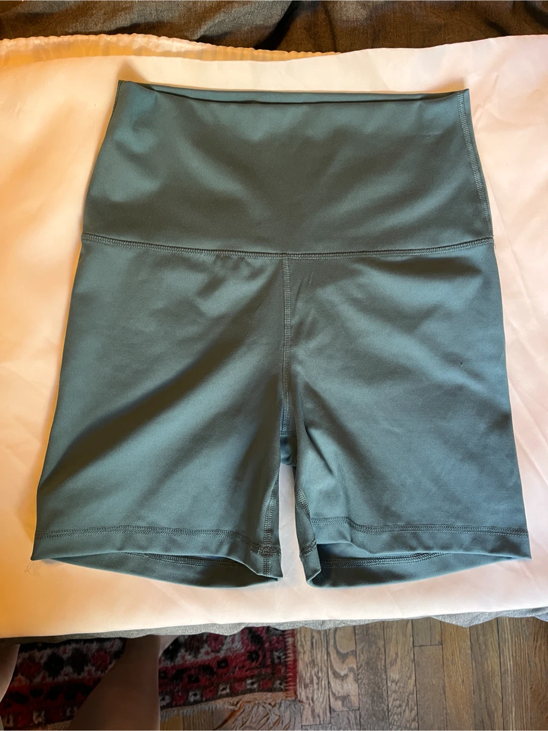 Yogalicious Lux Everyday 5” Shorts  Womens Size Large