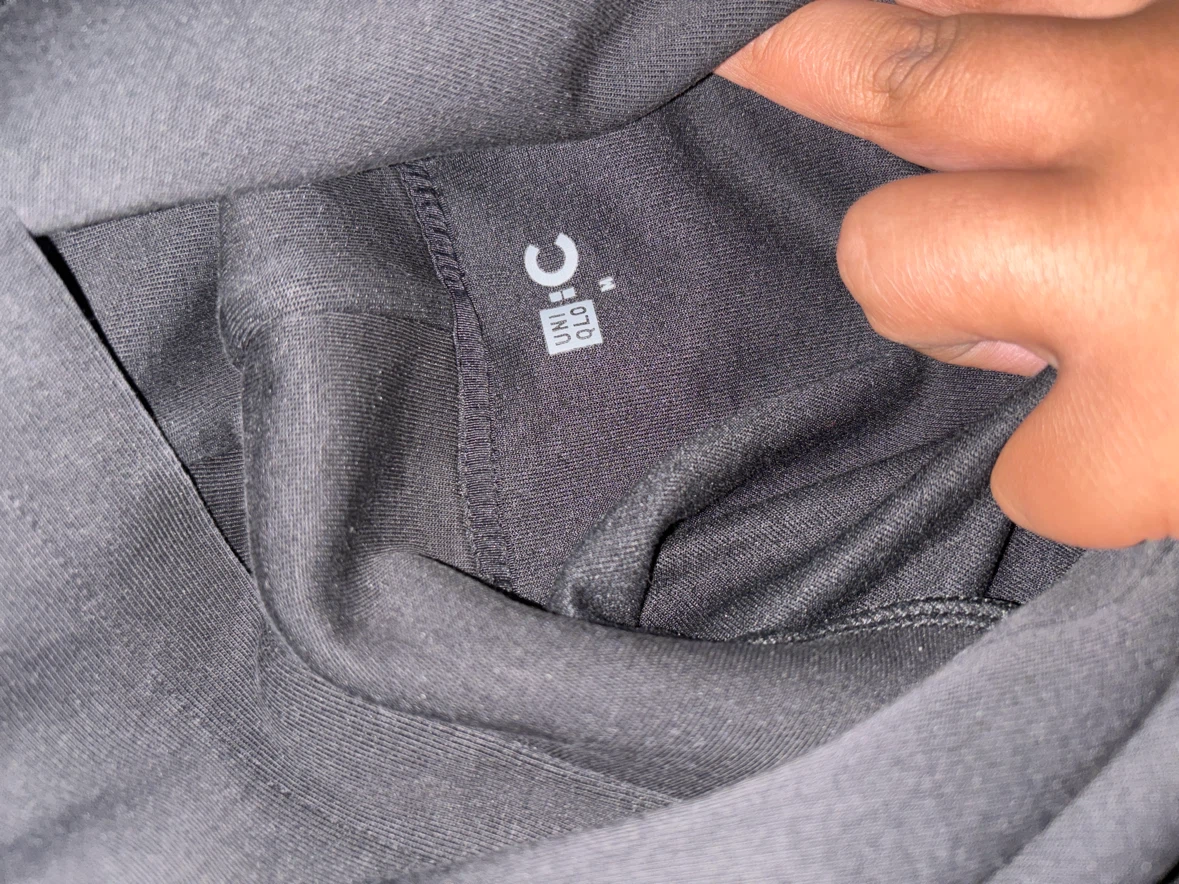 Uniqlo Grey Hoodie - photo 2