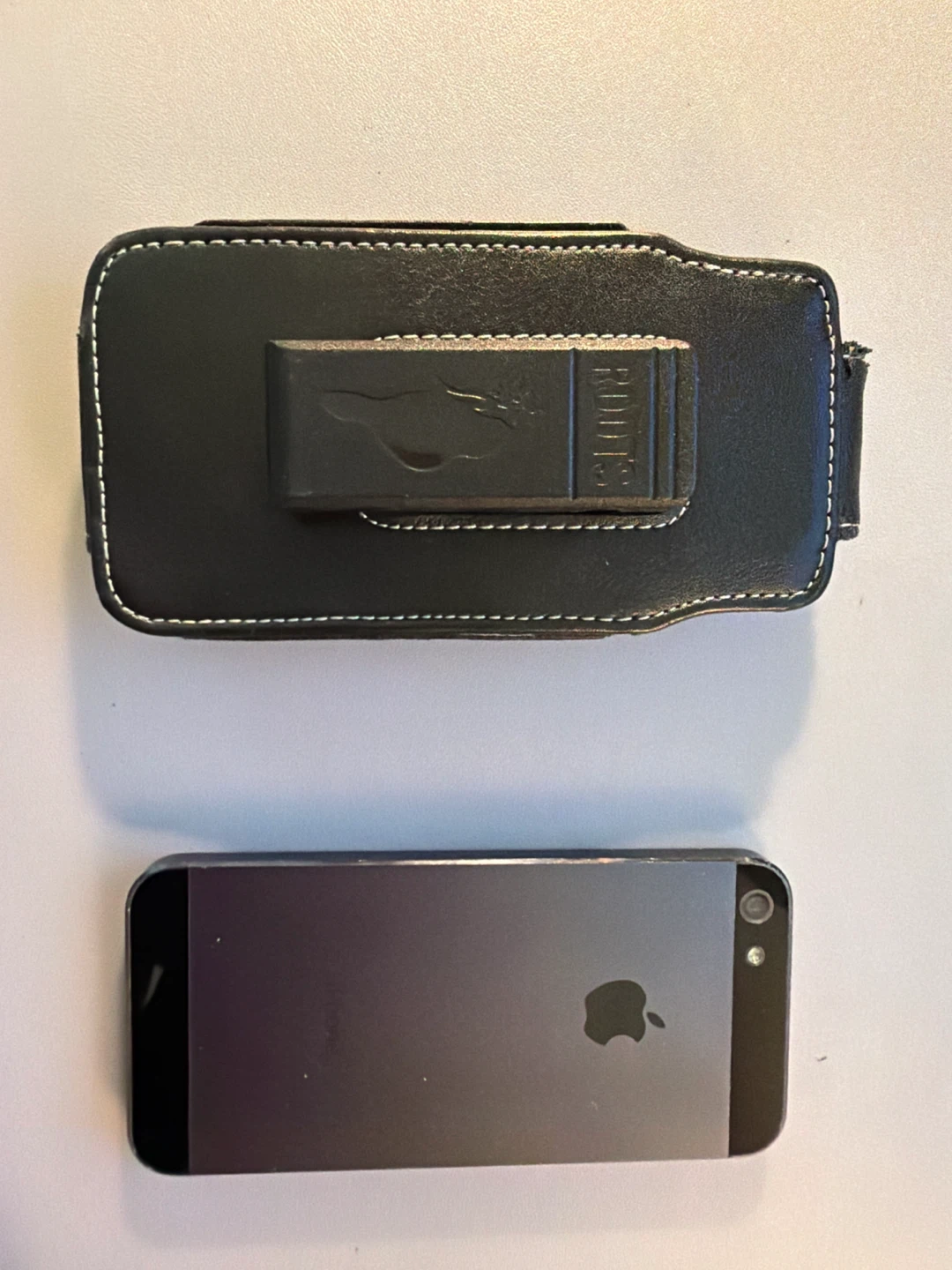 iPhone 5 with Roots Belt Clip - photo 3