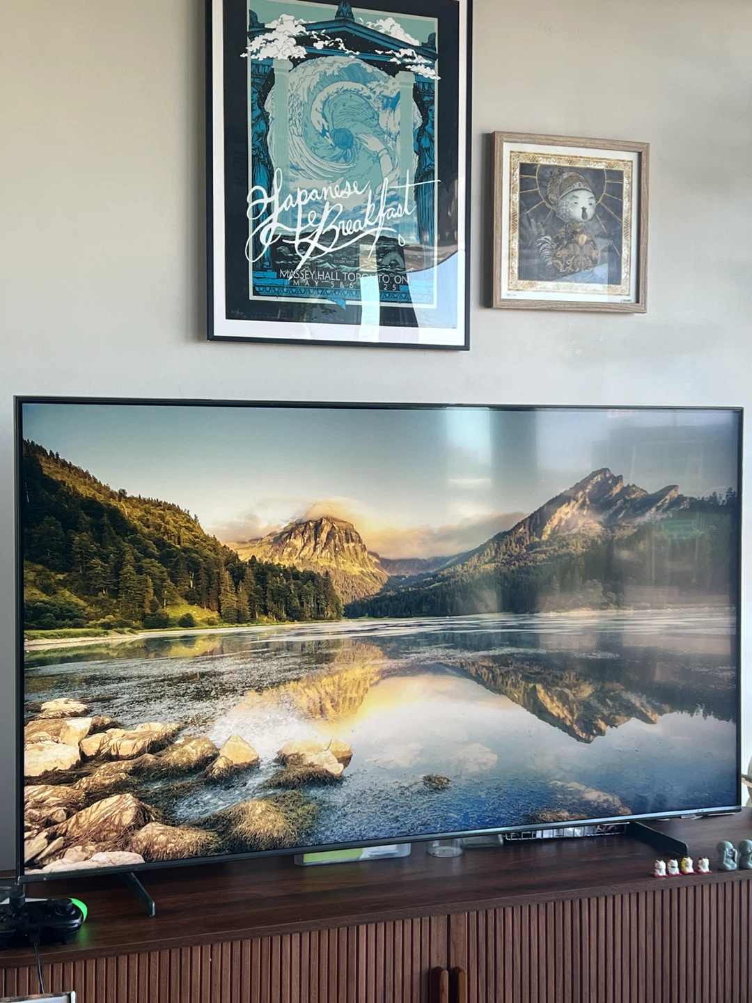 Samsung smart 4K 55” QLED Q60B Like New
