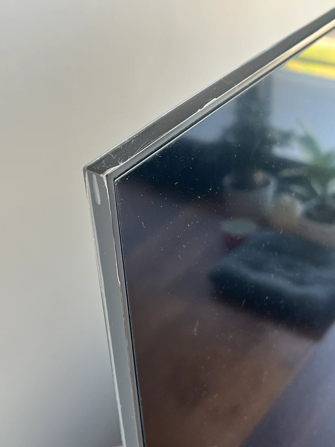 Samsung smart 4K 55” QLED Q60B Like New - photo 4