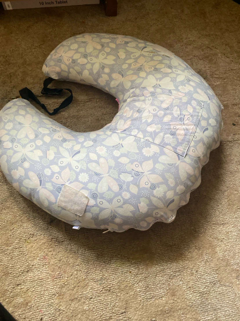 Baby feeding pillow