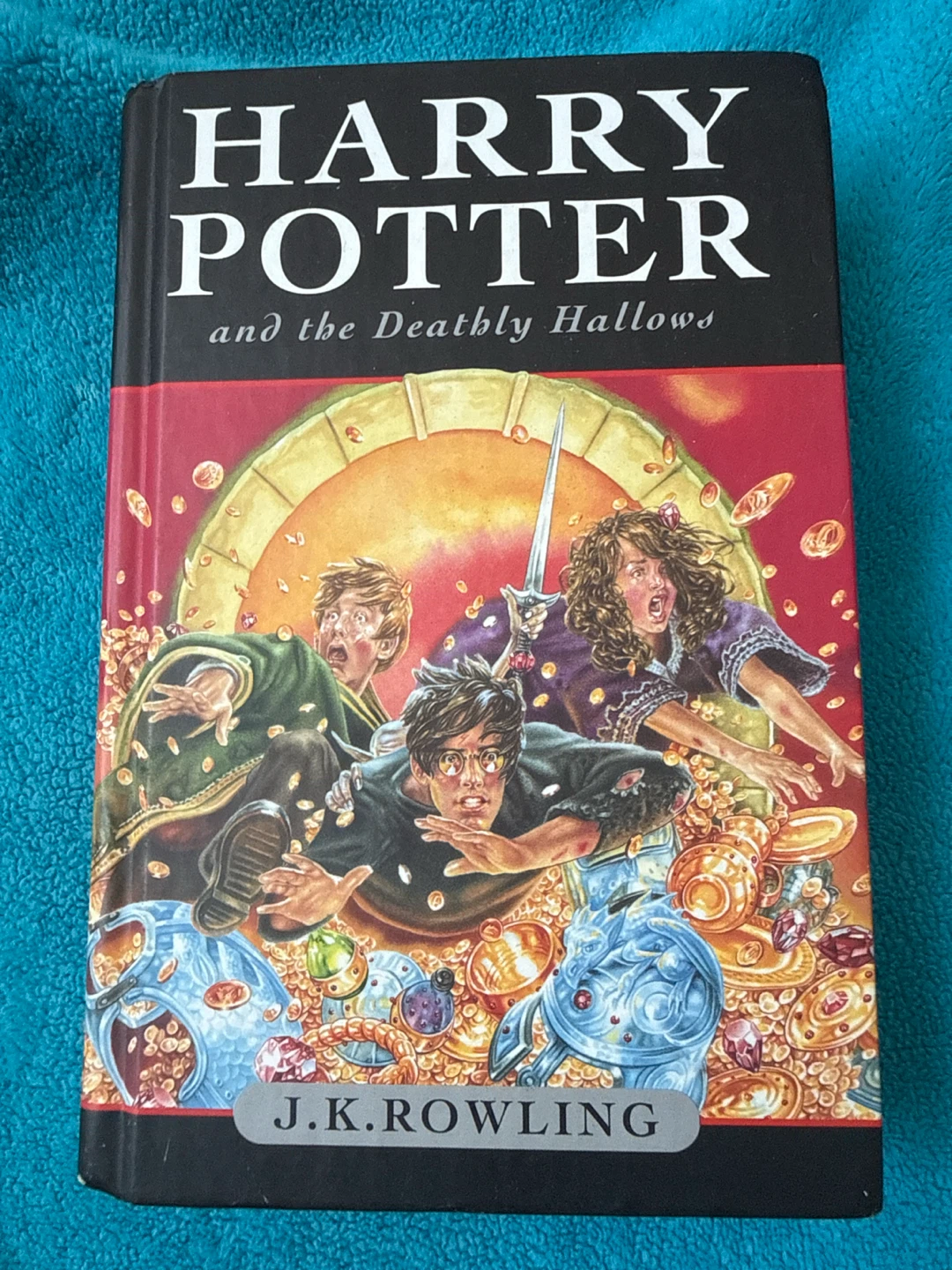 Harry Potter and the Deathly Hallows Book by J.K. Rowling