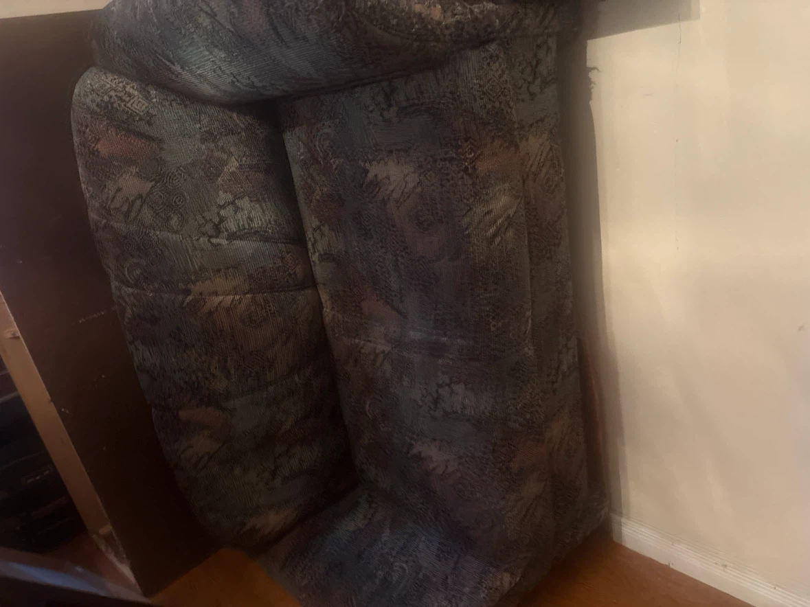 Armchair with patterned fabric - photo 2