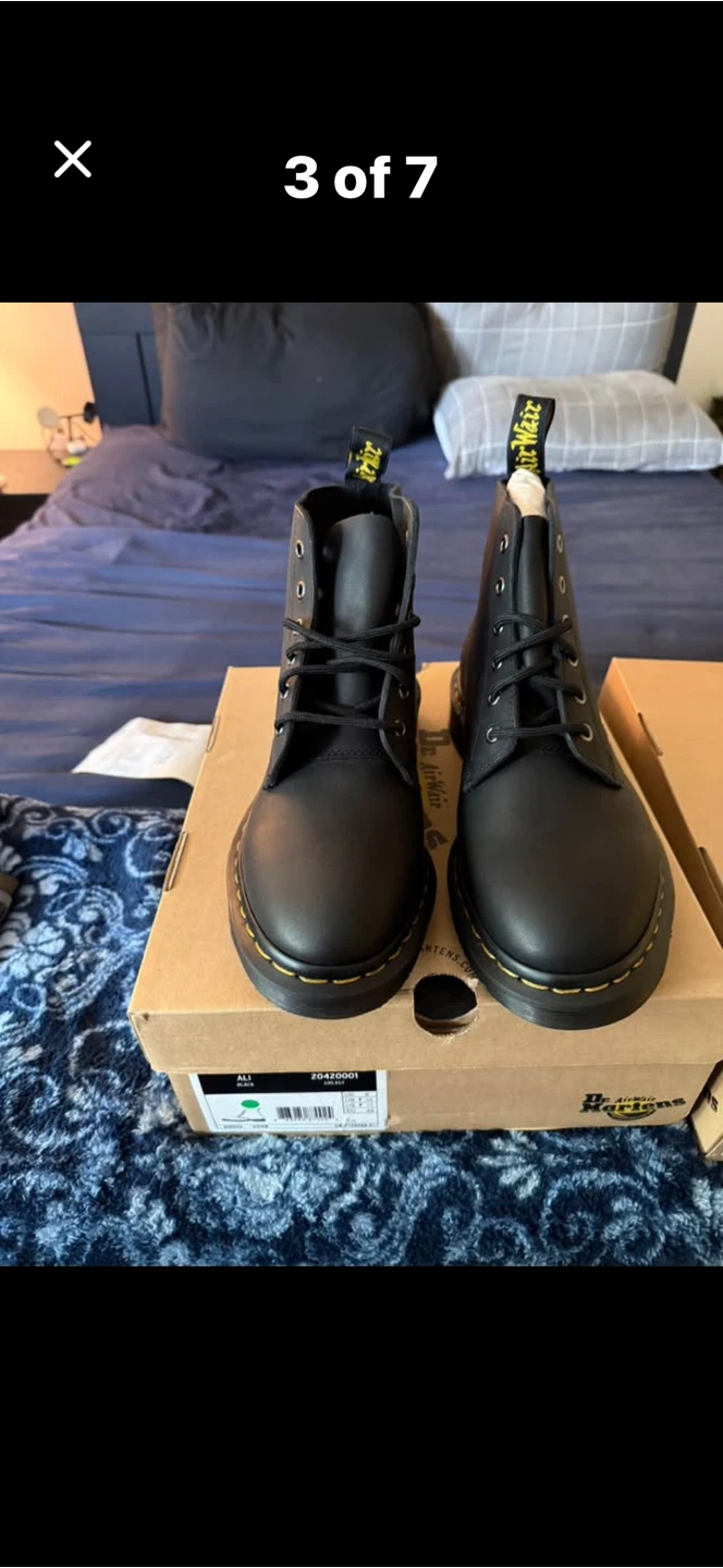 Dr. Martens Black Leather Boots Size 10 - photo 5