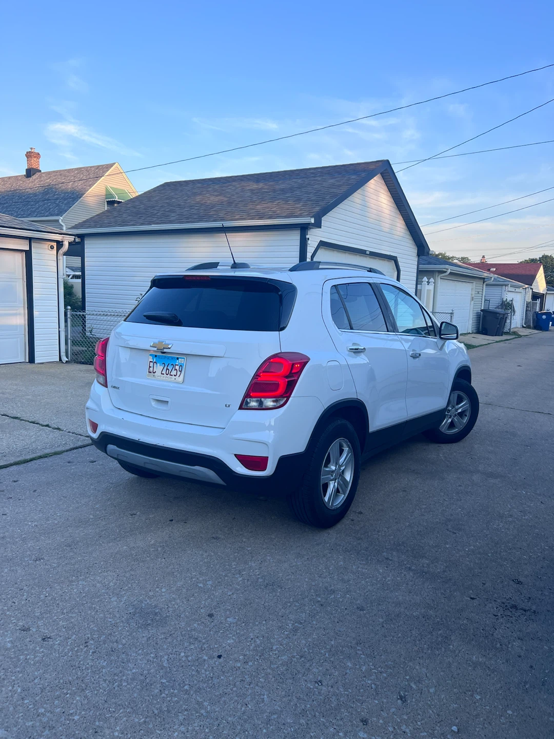 2017 Chevrolet Trax LT SUV - photo 3