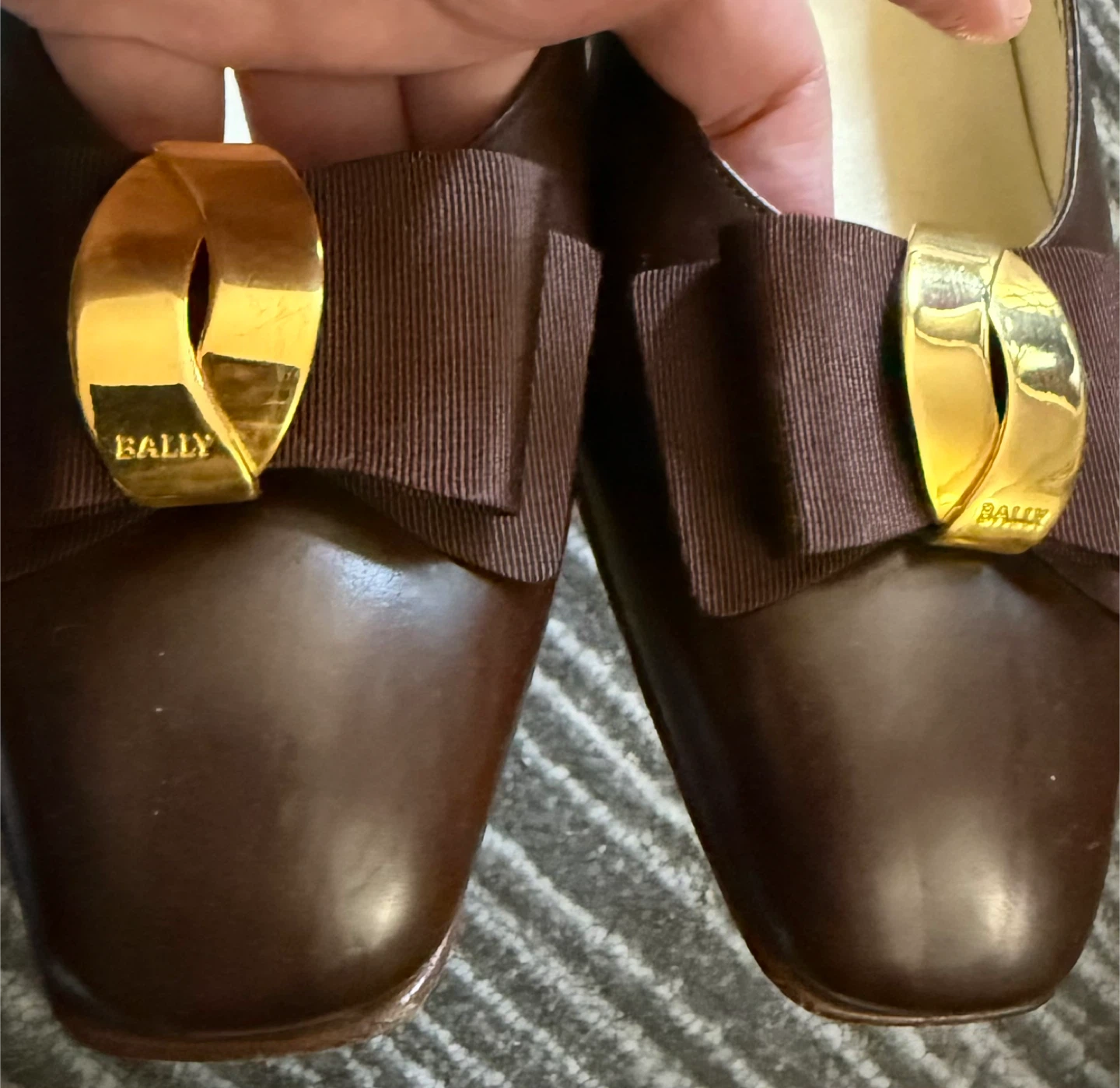 Bally Brown Leather Bow Pumps - photo 3
