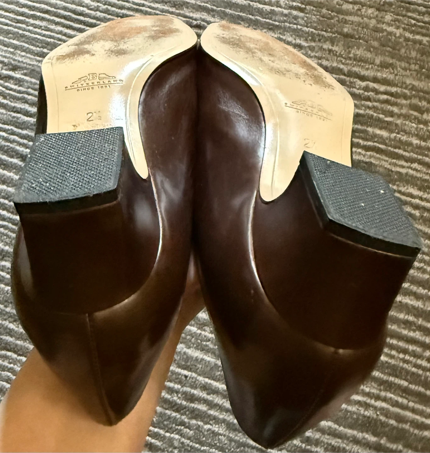 Bally Brown Leather Bow Pumps - photo 5