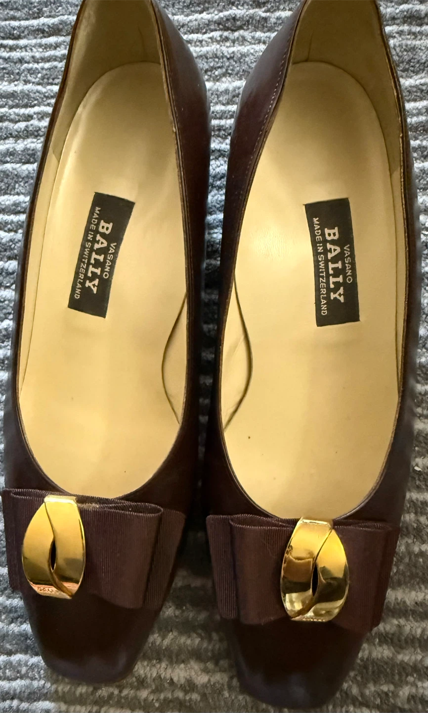 Bally Brown Leather Bow Pumps - photo 2