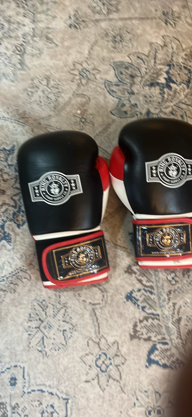 Ring Royalty 12-OZ Boxing Gloves - photo 3