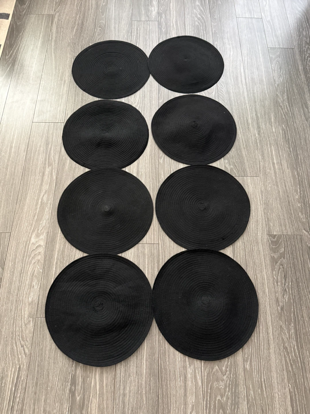 Set of 8 Black Round Placemats - photo 2