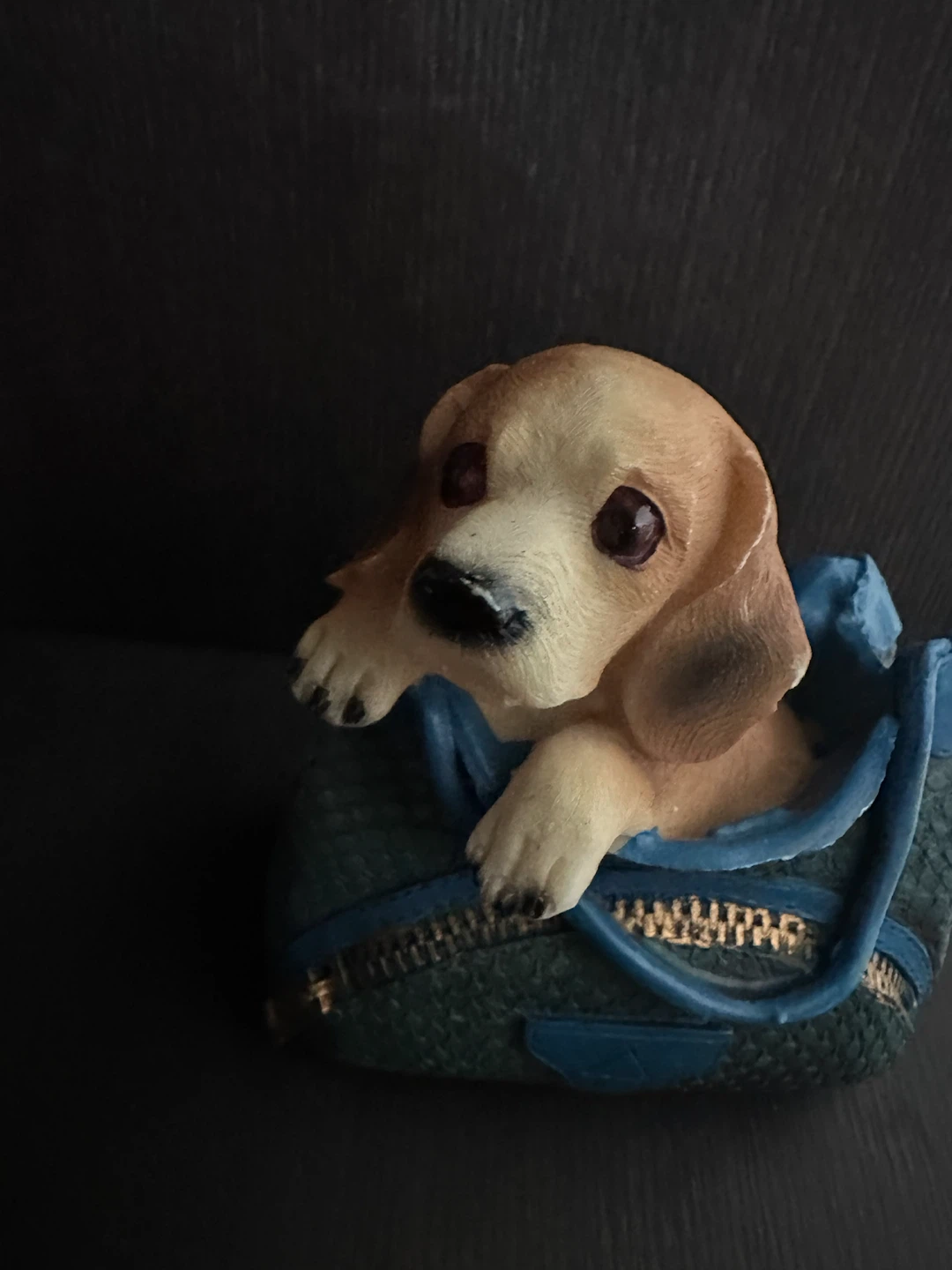 Dog in a Bag Figurine - photo 2