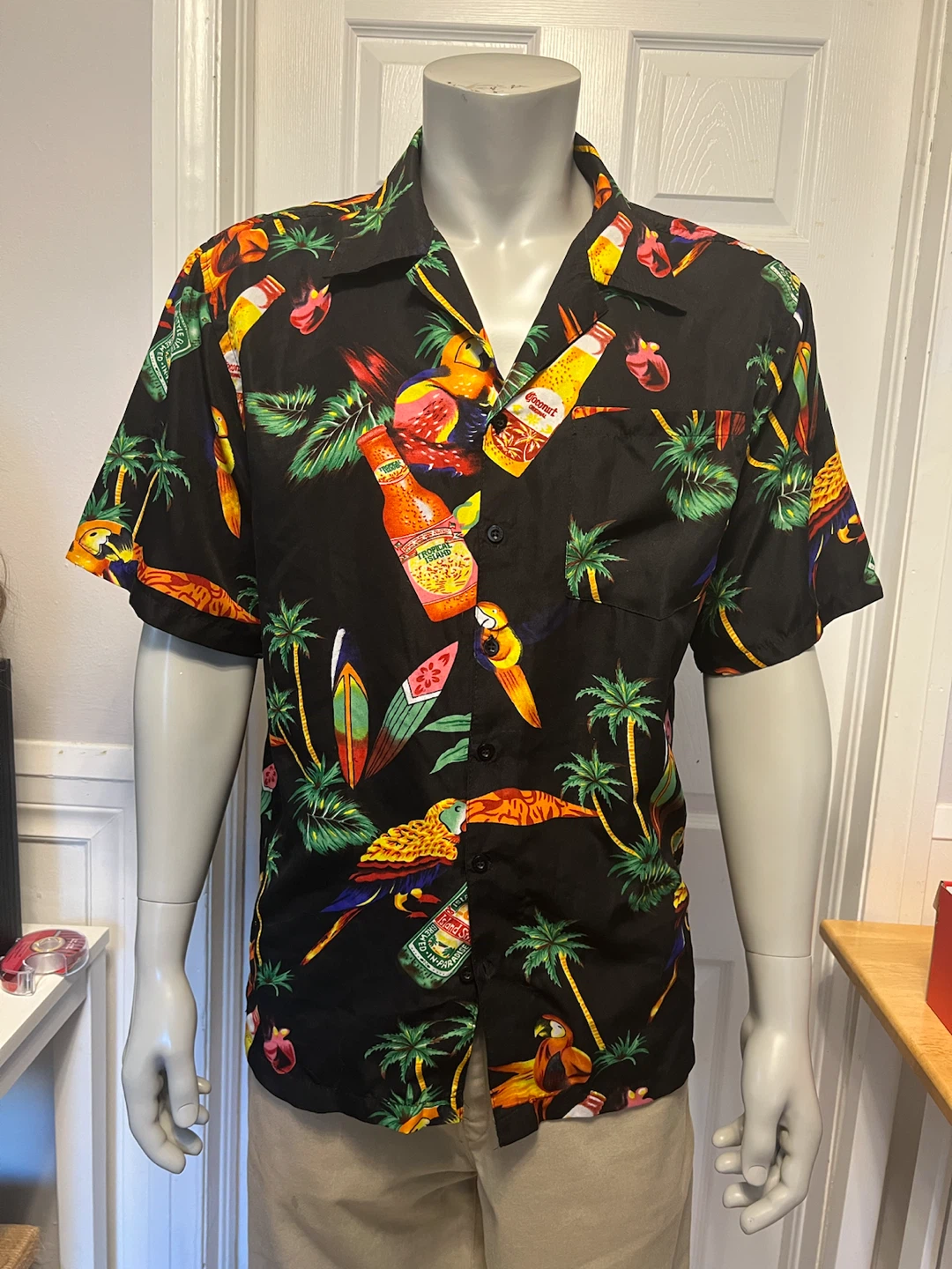 Hawaiian Shirt- Size M. o