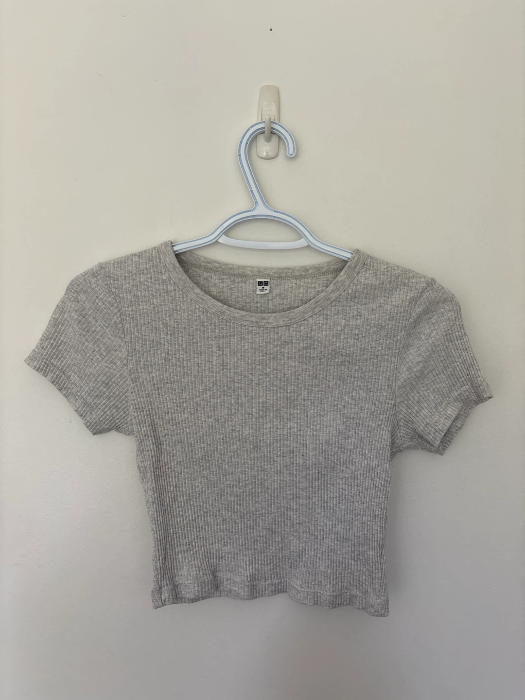 Uniqlo Light Grey Cropped Ribbed Tee