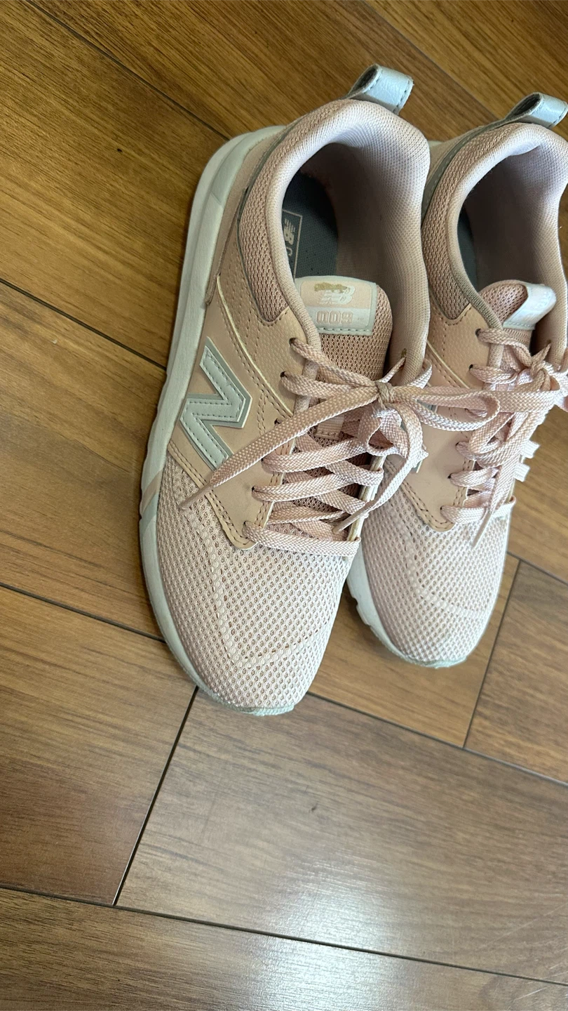 New Balance 500 Pink Sneakers