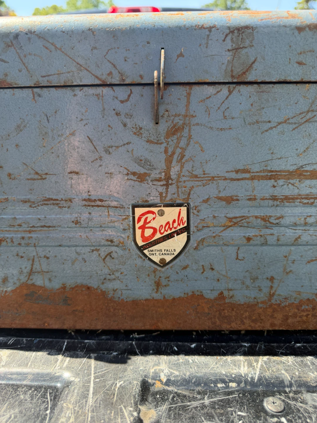 Vintage metal toolbox - photo 2