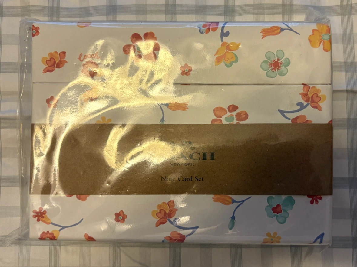 ✨✨Coach New York Note Card Set - Floral Print