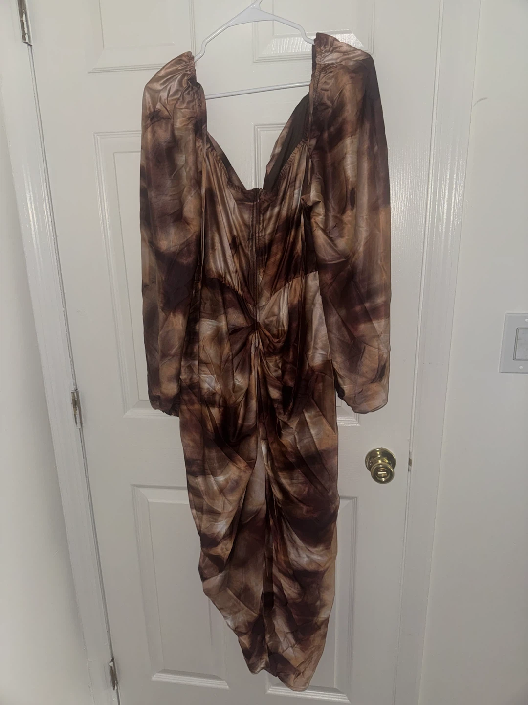 Brown Tie-Dye Ruched Midi Dress - photo 2