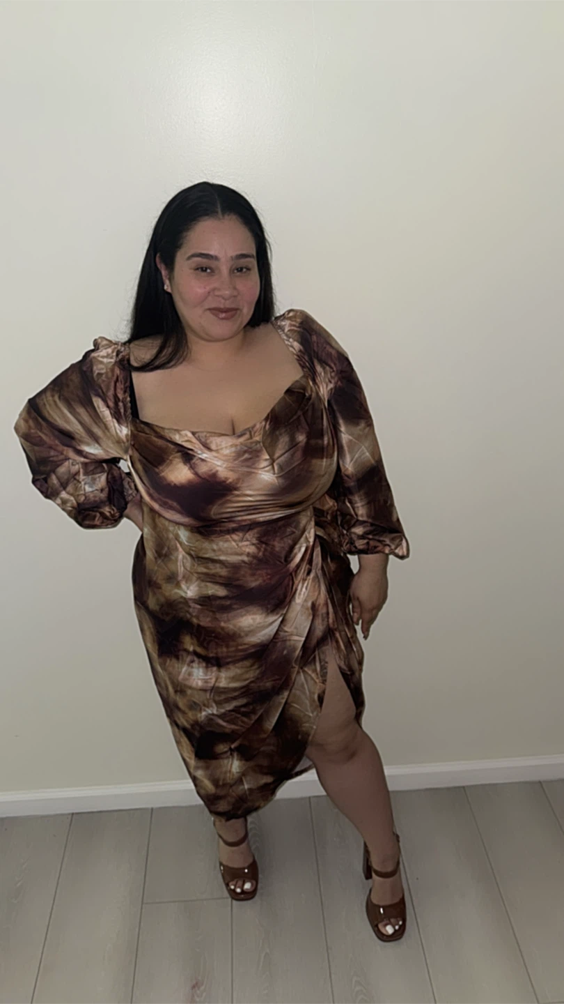 Brown Tie-Dye Ruched Midi Dress - photo 3