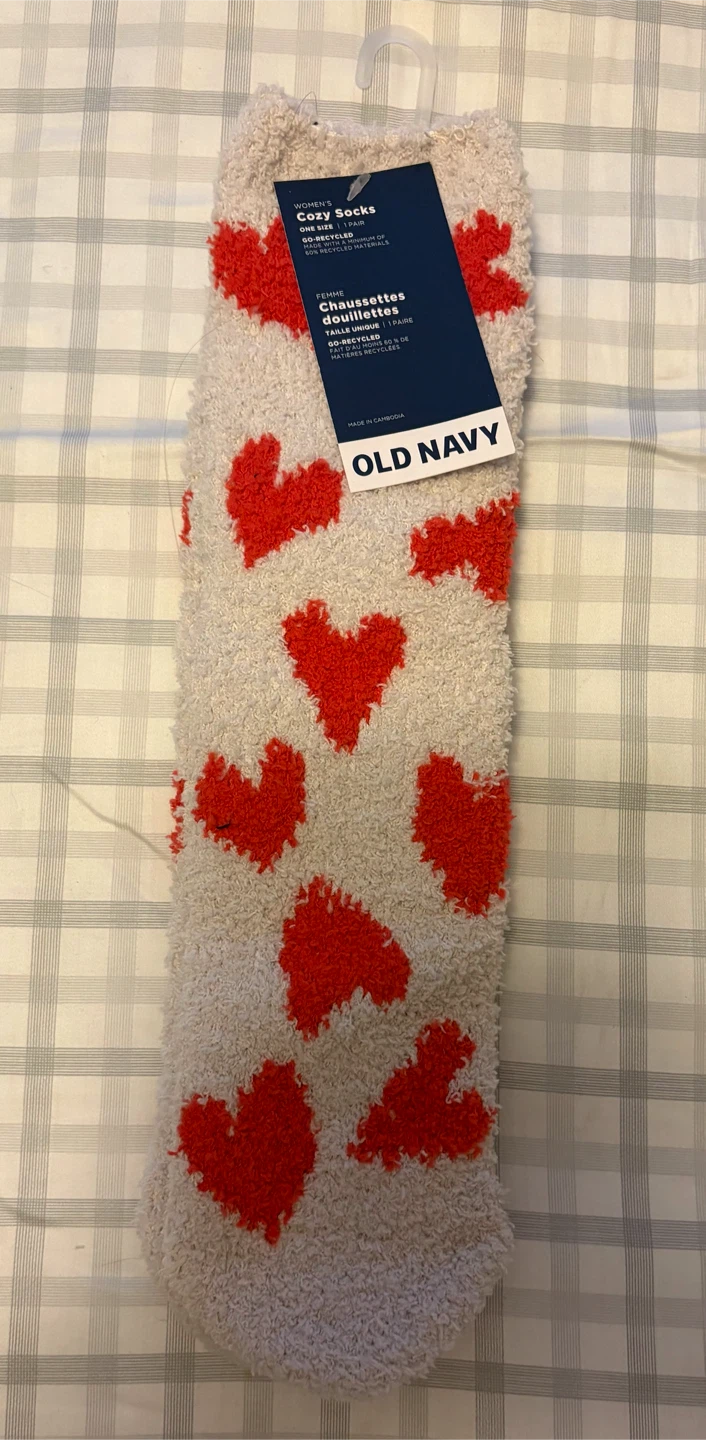 ✨✨Old Navy Women's Cozy Socks - Red Hearts