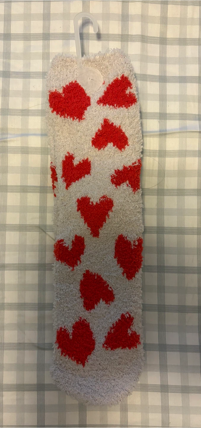 ✨✨Old Navy Women's Cozy Socks - Red Hearts - photo 3