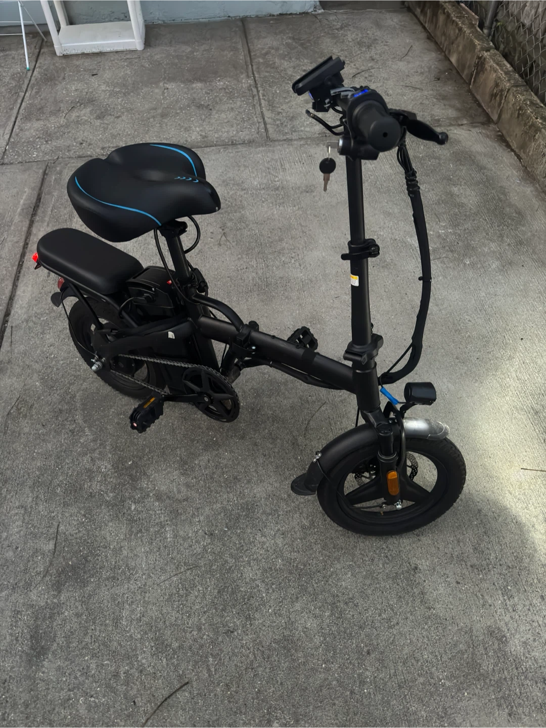 Folding bike 14” max speed 20MPH with wide seat