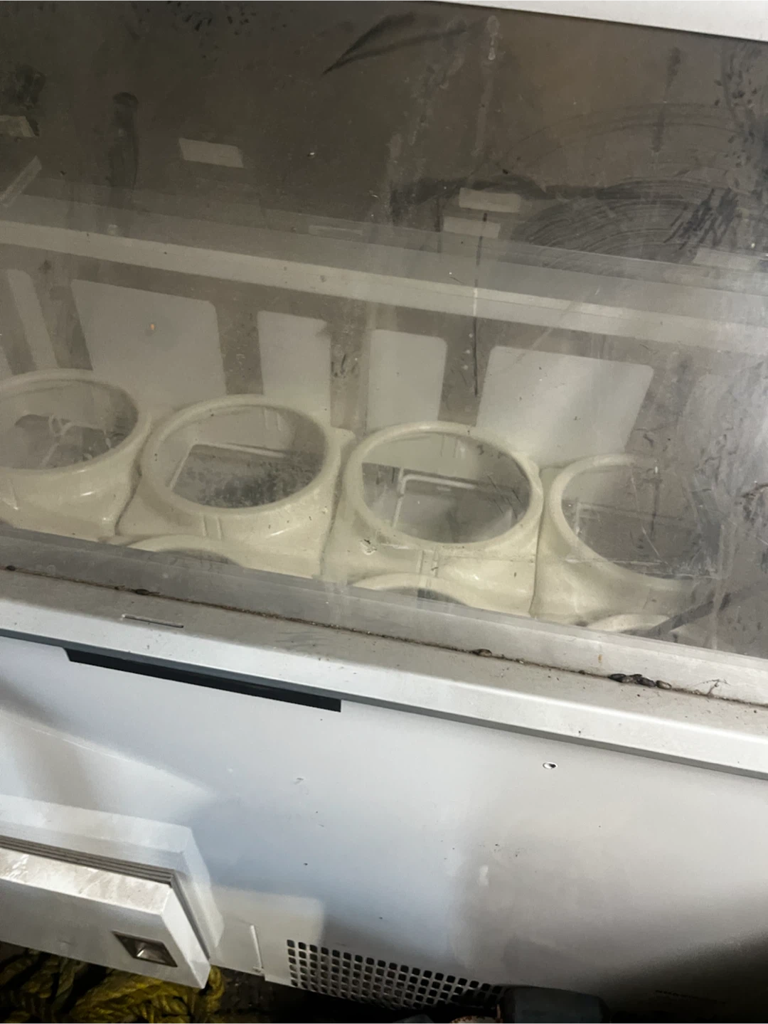 Avantco ADC-8-NF 49" Ice Cream Dipping Cabinet - photo 4