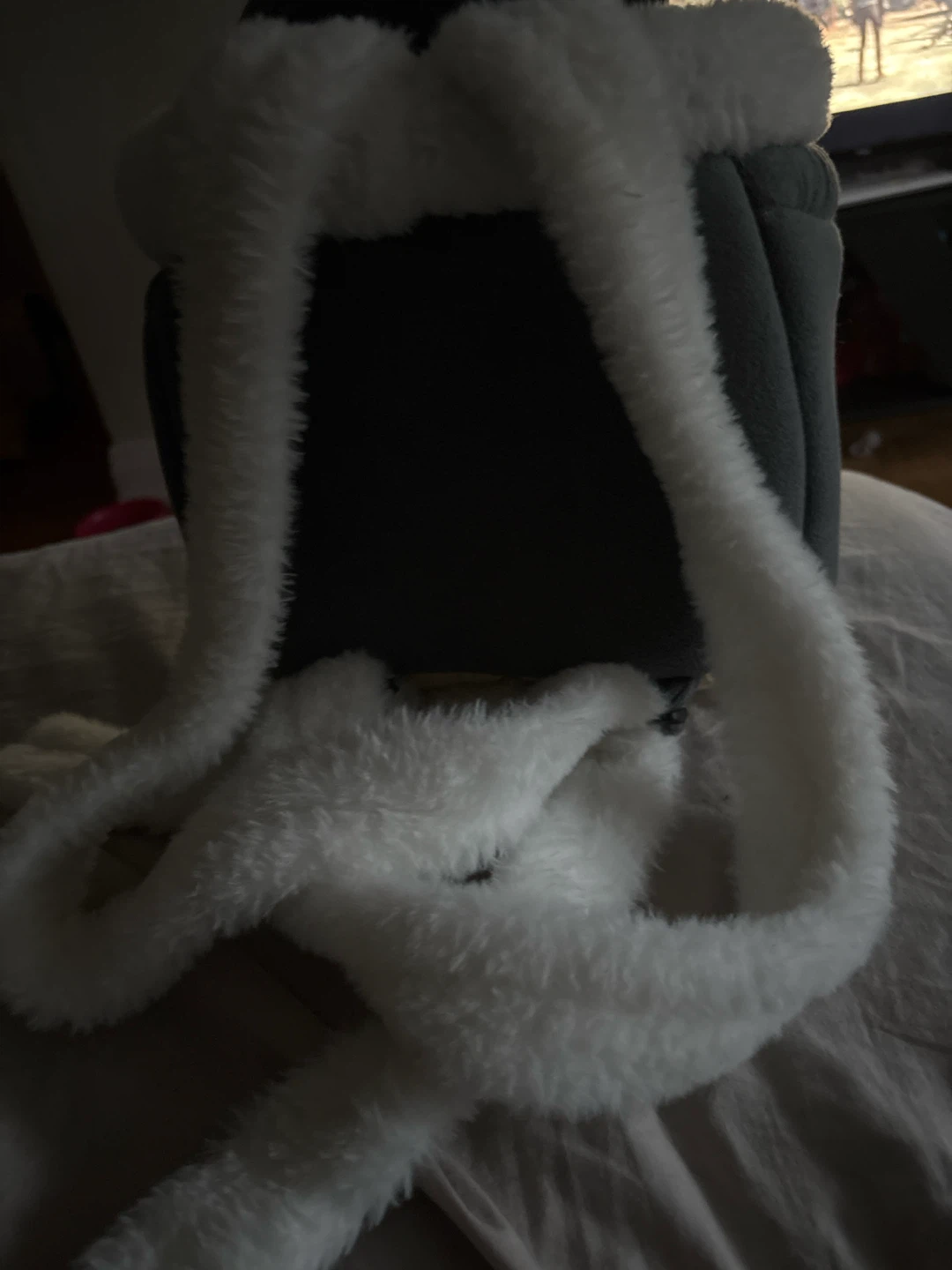 Plush Pet Bed with Santa Hat - photo 3