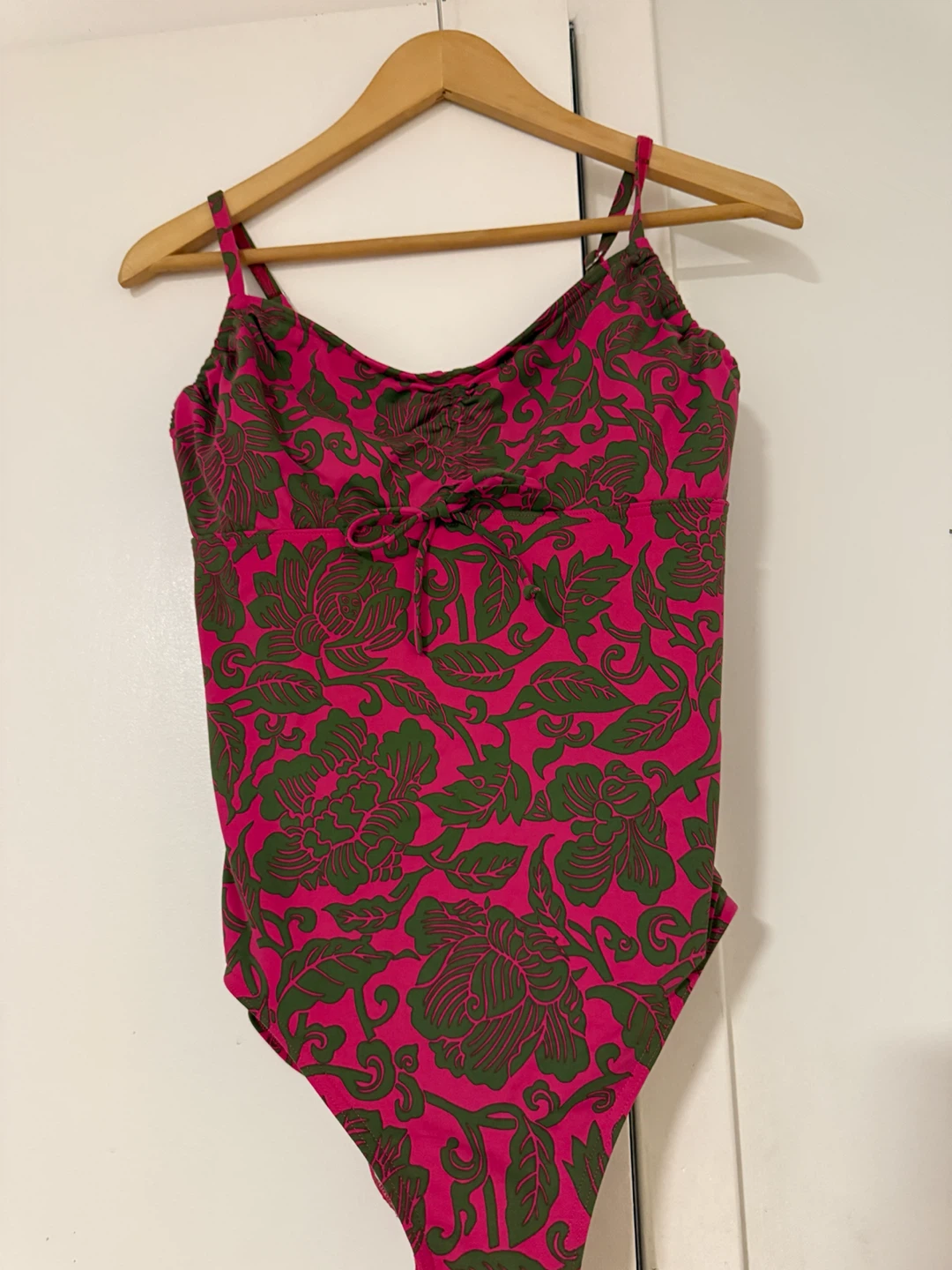 Lands' End Women's One-Piece Swimsuit Size 8