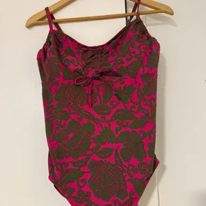 Lands' End Women's One-Piece Swimsuit Size 8
