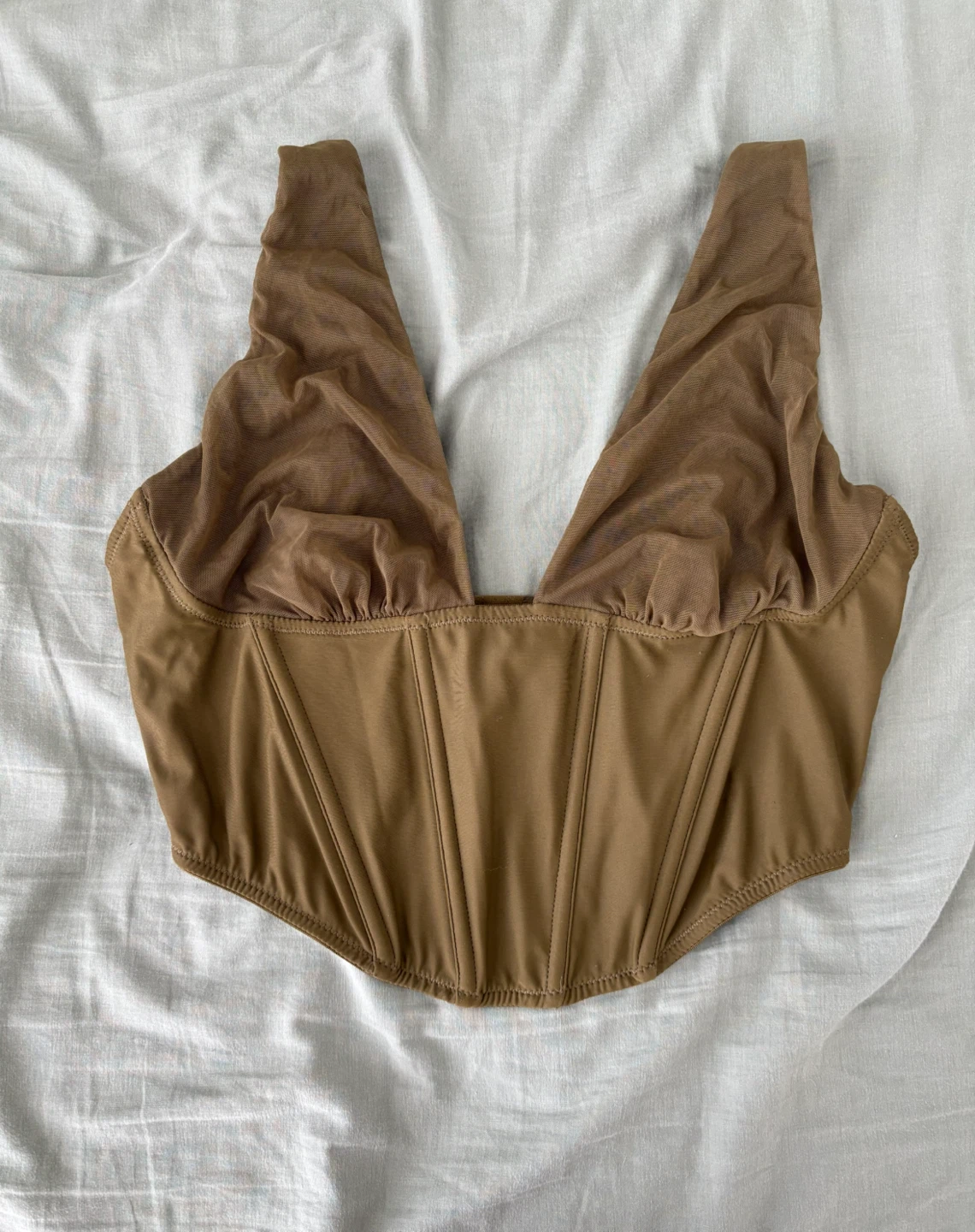 Clothing Sale: Urban Outfitters, Aritzia and Levi’s - photo 3