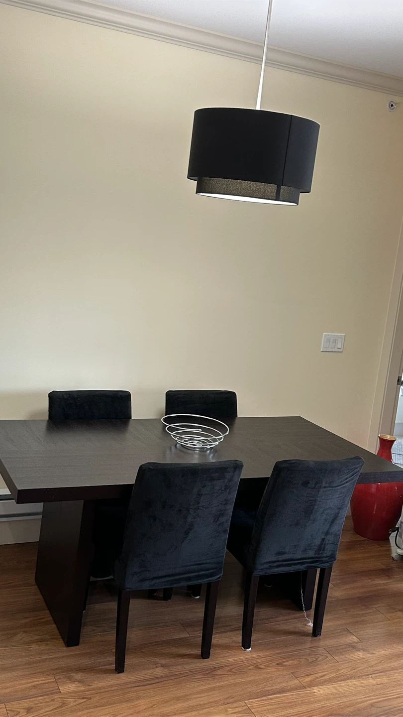 Table and 4 chairs - photo 4