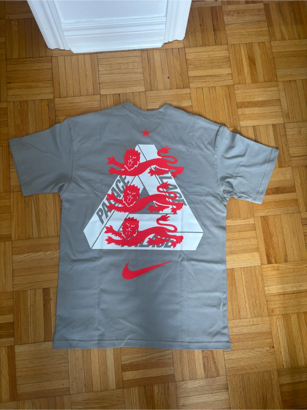 Grey colour Palace x Nike England Football T-Shirt Grey - photo 2