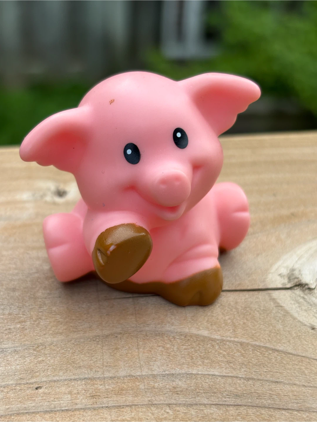 Fisher-Price Little People Waving Muddy Pig