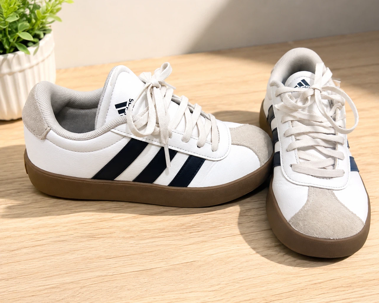 Adidas Kids Shoes White/Navy Size 1.5 US