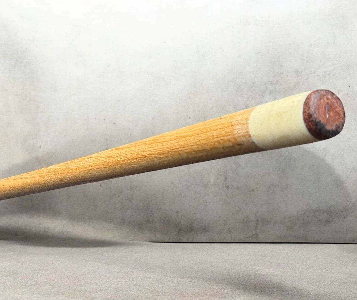 Vintage Two-Piece Wooden Pool Cue - photo 2