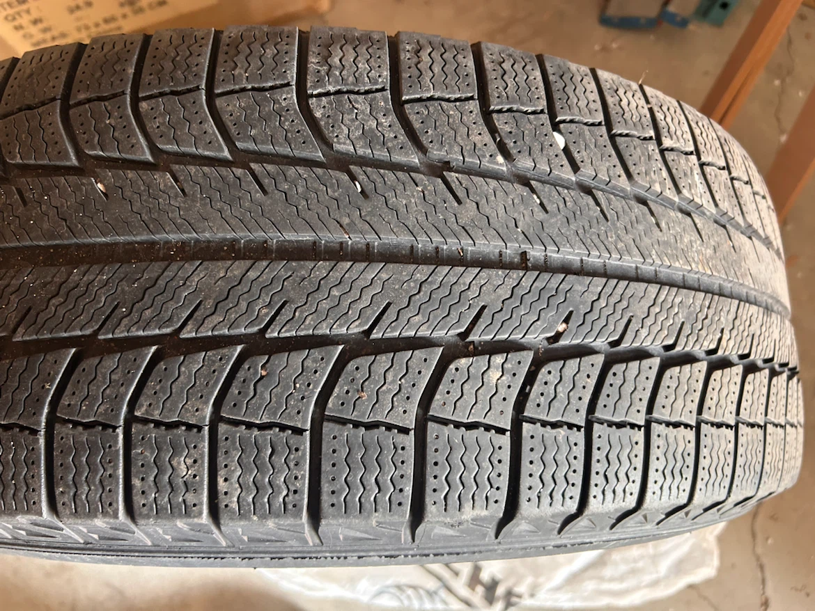 Michelin 235/65R16 Winter Tire with Steel Rim - photo 2