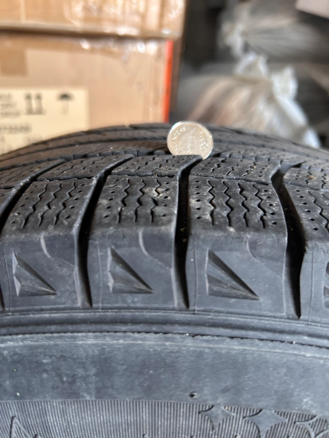 Michelin 235/65R16 Winter Tire with Steel Rim - photo 4